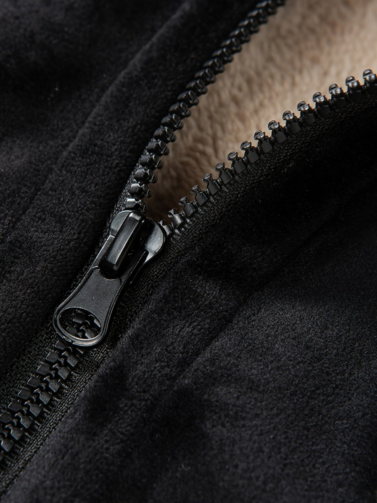 Men's Insulated Outdoor Vest With Zipper - Harren Cole